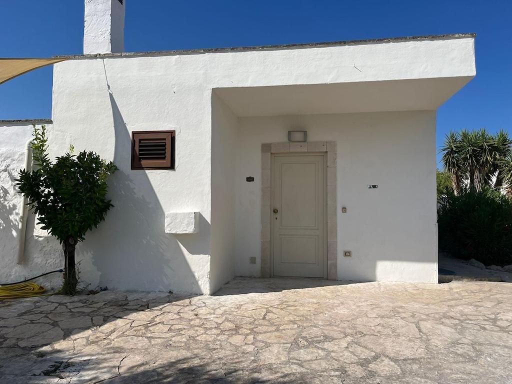 Casa Giuliveto - Charmantes Ferienhaus Mit Privatpool In Olivenhain 오스투니 외부 사진