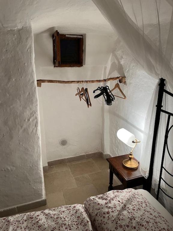 Casa Giuliveto - Charmantes Ferienhaus Mit Privatpool In Olivenhain 오스투니 외부 사진