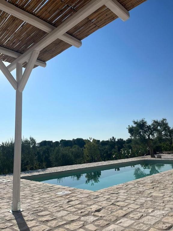 Casa Giuliveto - Charmantes Ferienhaus Mit Privatpool In Olivenhain 오스투니 외부 사진